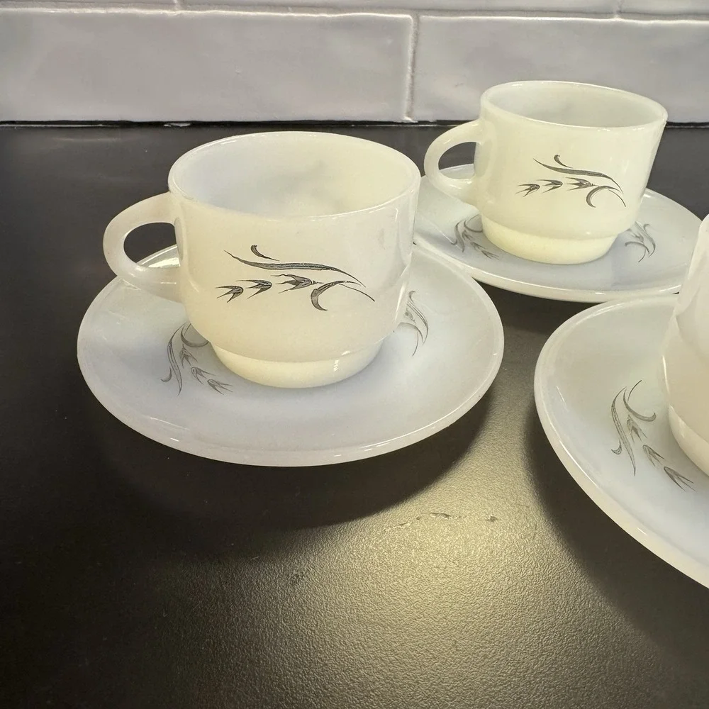 Anchor Hocking Silver Wheat Harvest Pattern Suburbia Cup & Saucer Set of 4 Retro